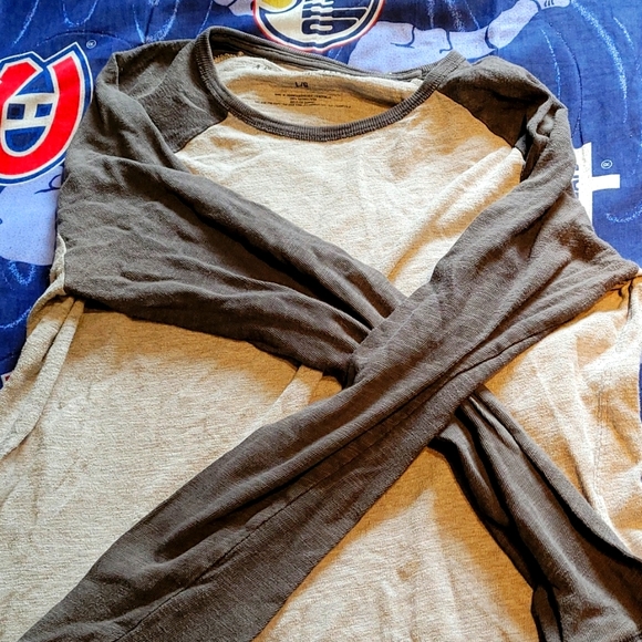 Aeropostale large sweater - Picture 1 of 3